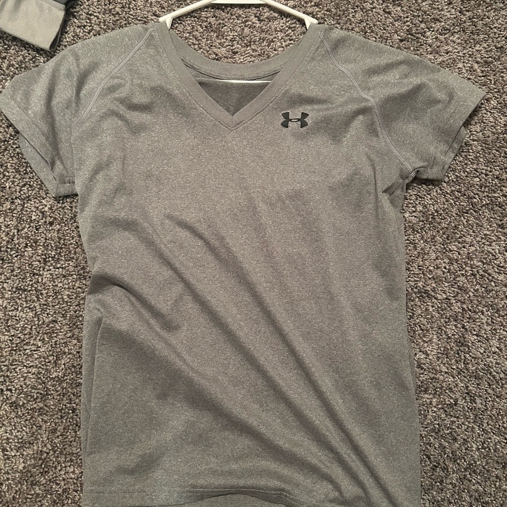 Under Armour Women's Gray V-Neck Top